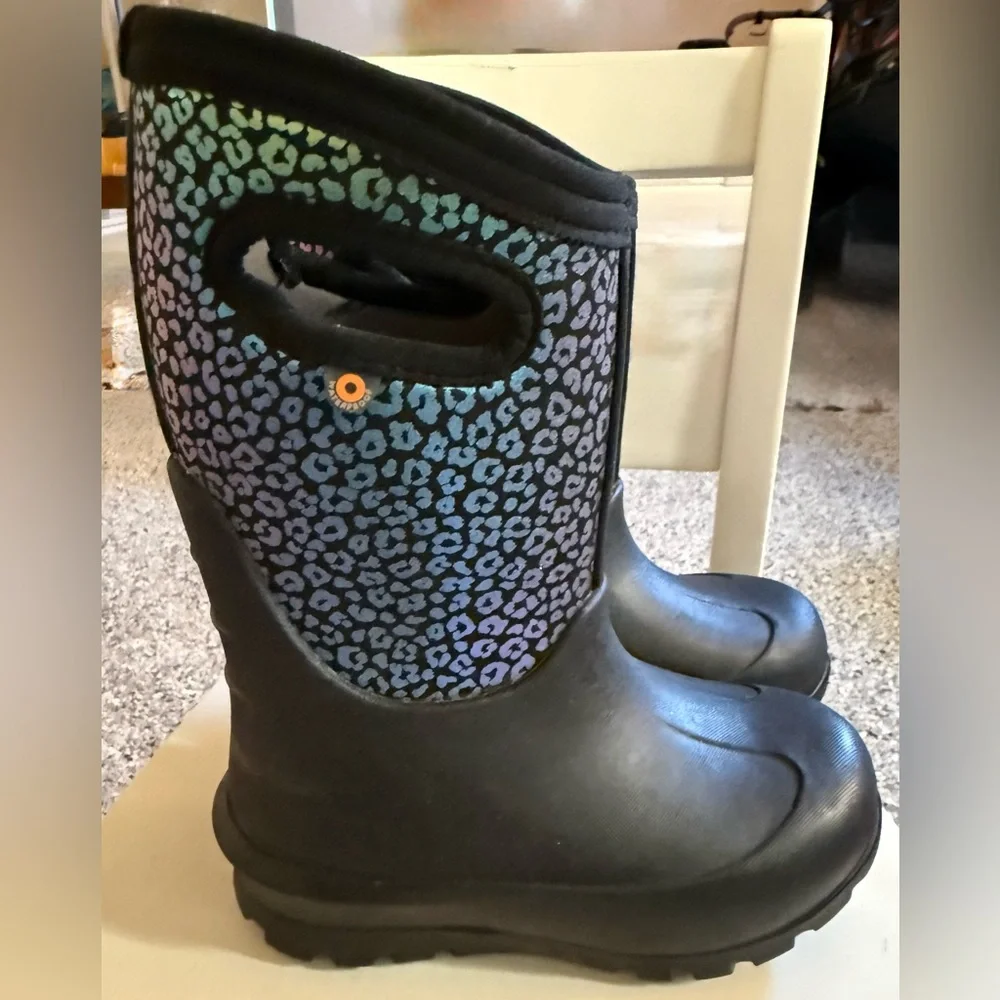 Bogs Kids Black Leopard Print Winter Boots - Picture 3 of 5